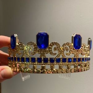 Disney Descendants Audrey Wig and Crown